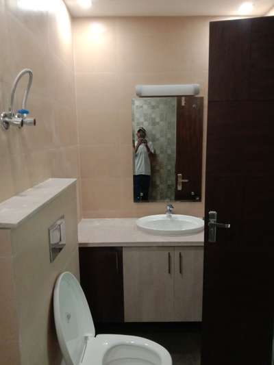 Bathroom Designs by Flooring Bablu Ahirwar, Gurugram | Kolo