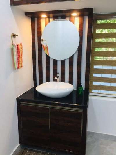 Bathroom Designs by Contractor Insam fuvad, Alappuzha | Kolo