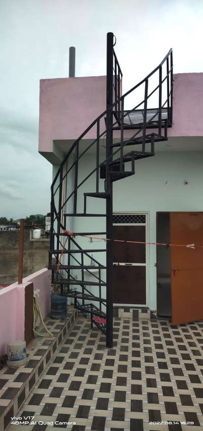 Staircase, Roof Designs by Fabrication & Welding DSR in banaa sa Darbar, Dewas | Kolo