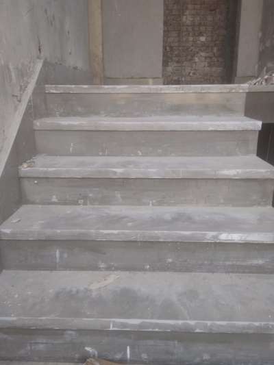 Staircase Designs by Contractor Sarfraj Alam, Panipat | Kolo