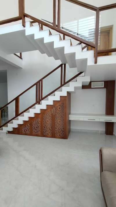 Staircase Designs by Carpenter Vijesh Vijesh, Palakkad | Kolo