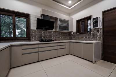 Kitchen, Storage, Window Designs by Flooring Indarjeet Singh, Bhopal | Kolo