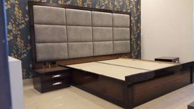 Furniture, Bedroom Designs by Contractor Rahis Saifi, Delhi | Kolo