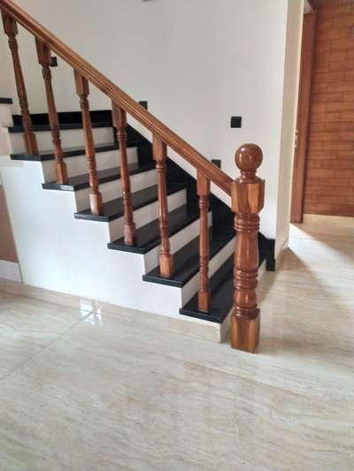 Staircase Designs by Carpenter Aarif Aarif, Gurugram | Kolo