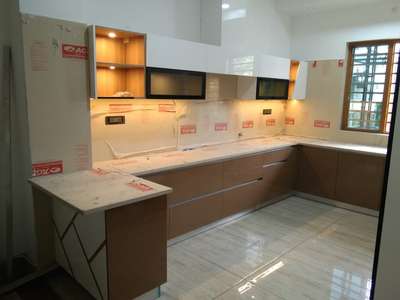 Kitchen, Lighting, Storage Designs by Interior Designer carol indecor, Sonipat | Kolo