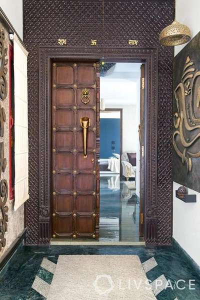 Door Designs by Contractor saifi interior saifl interior, Gautam Buddh Nagar | Kolo