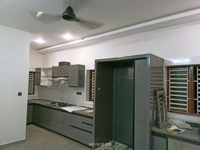 Kitchen, Storage Designs by Interior Designer haris v p haris payyanur, Kannur | Kolo