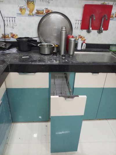 Kitchen, Storage Designs by Carpenter rohit solanki, Ujjain | Kolo
