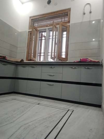 Kitchen, Storage, Flooring Designs by Contractor Banwari Lal  jangir, Sikar | Kolo