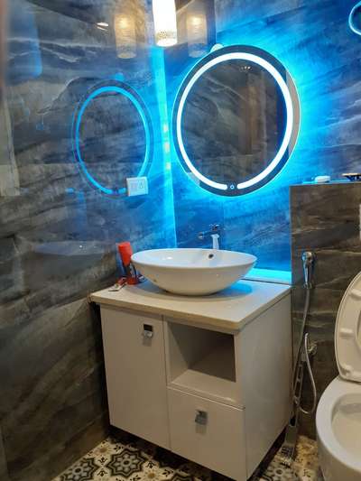 Bathroom Designs by Interior Designer dreamz creatorz, Gautam Buddh Nagar | Kolo