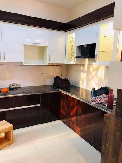 Kitchen, Lighting, Storage Designs by Carpenter irfan saifi , Noida | Kolo