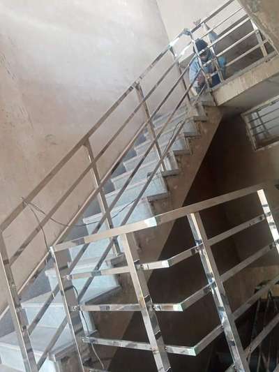 Staircase Designs by Fabrication & Welding waseem saifi, Gurugram | Kolo