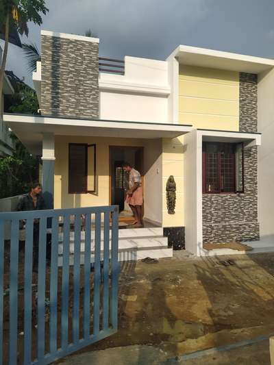 Exterior Designs by Contractor Surendran  KG, Thrissur | Kolo