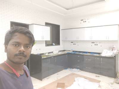 Kitchen, Storage Designs by Carpenter Arjun Chauhan karpenter, Bhopal | Kolo