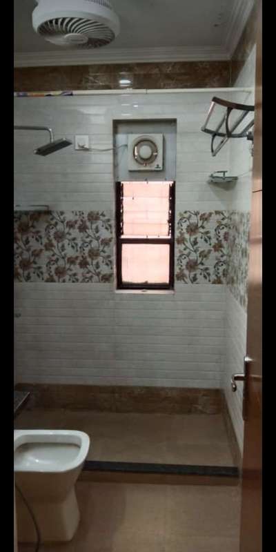 Bathroom, Wall Designs by Contractor Rihan Khan, Gurugram | Kolo