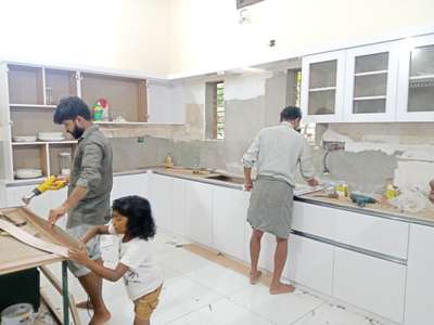 Kitchen Designs by Carpenter Haridasan Kallarankunnath, Malappuram | Kolo