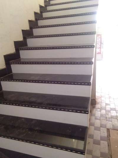 Staircase Designs by Flooring Mohammad  Ishak, Bhopal | Kolo