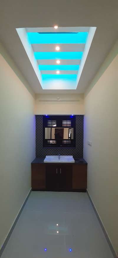 Ceiling, Dining, Lighting, Window, Flooring Designs by Contractor Ramzy Thahir, Kollam | Kolo