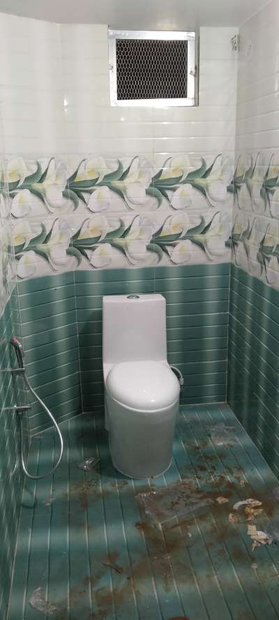 Bathroom, Wall Designs by Contractor serajudin Ansar, Gurugram | Kolo