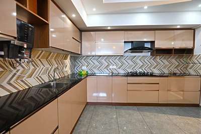 Kitchen, Lighting, Storage Designs by Interior Designer ഉവൈസ്   kk, Kozhikode | Kolo