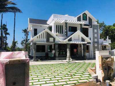 Exterior, Flooring Designs by Building Supplies Preejith landscaping, Malappuram | Kolo
