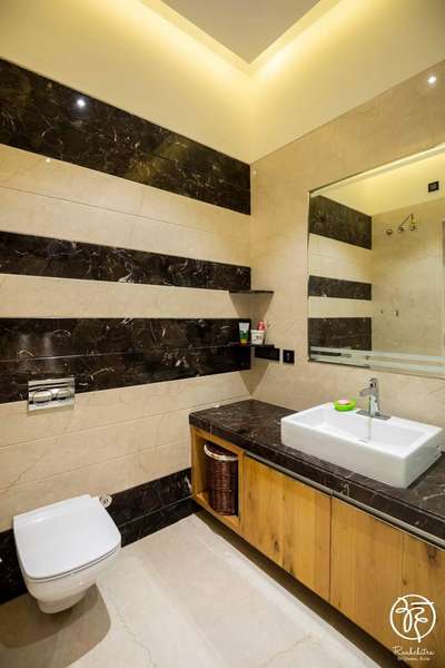 Bathroom Designs by Flooring Rizwan Patel, Indore | Kolo