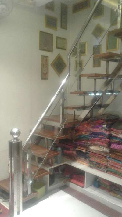 Staircase, Storage Designs by Contractor Meharbaan Saifi, Ghaziabad | Kolo