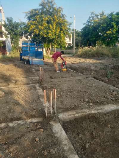 Outdoor Designs by Contractor harendra Singh Raghuvanshi, Indore | Kolo