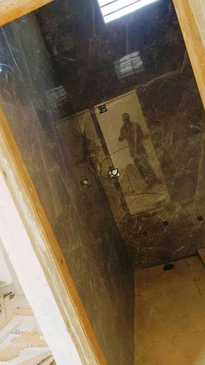 Bathroom Designs by Contractor suryawanshi  construction , Bhopal | Kolo