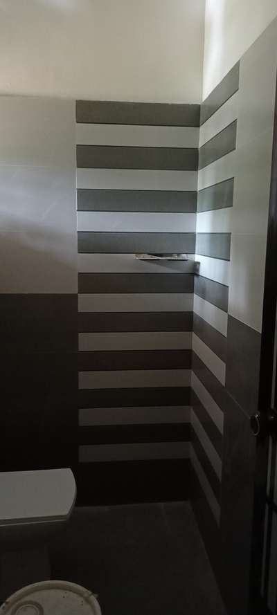 Bathroom, Wall Designs by Flooring Santhosh Mohanan, Kollam | Kolo
