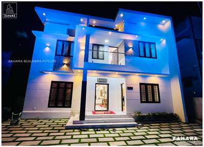 Exterior, Lighting Designs by Contractor Zahara Builders Pvt Ltd, Ernakulam | Kolo
