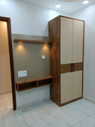 Living, Lighting, Storage Designs by Carpenter view bulid carpenter , Delhi | Kolo