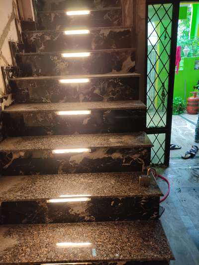 Staircase, Lighting Designs by Contractor amaan khan, Bhopal | Kolo