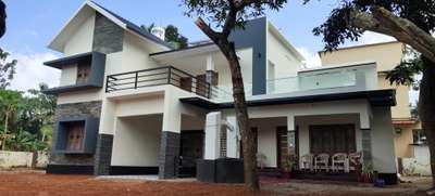 Exterior Designs by Contractor Thomas Mathew, Pathanamthitta | Kolo