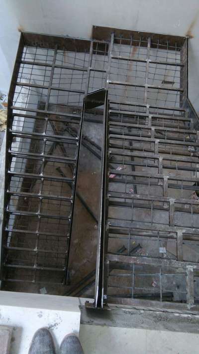 Staircase Designs by Fabrication & Welding Nafis saifi, Ghaziabad | Kolo
