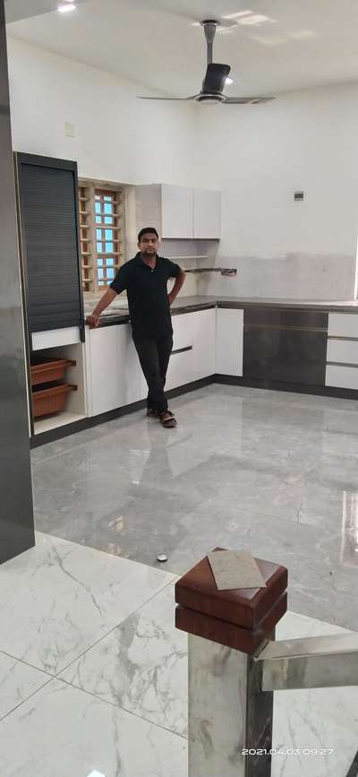 Kitchen, Flooring, Storage Designs by Carpenter 🙏 फॉलो करो दिल्ली कारपेंटर को , Delhi | Kolo