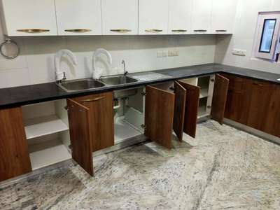 Kitchen, Storage Designs by Interior Designer Deepak sky, Delhi | Kolo