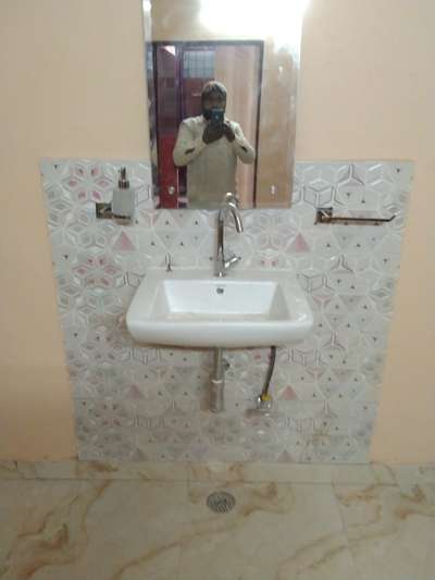 Bathroom Designs by Plumber Vijay Kumar, Gurugram | Kolo