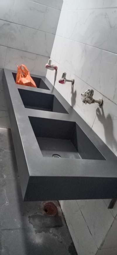 Bathroom Designs by Fabrication & Welding classic interior , Delhi | Kolo