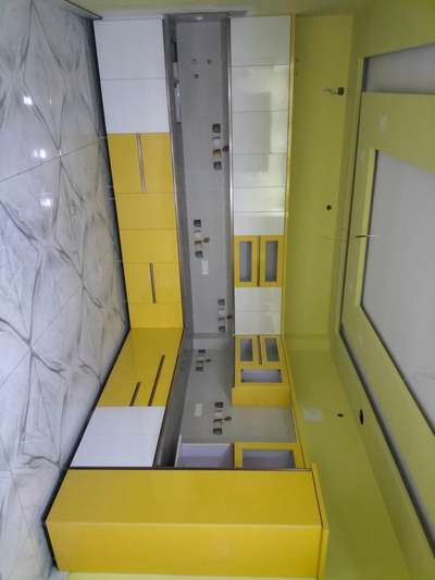 Kitchen, Storage Designs by Interior Designer Al hayatt Interior, Delhi | Kolo
