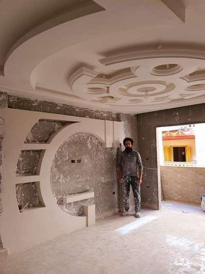 Ceiling, Storage, Living Designs by Contractor Sahil Khan, Gurugram | Kolo