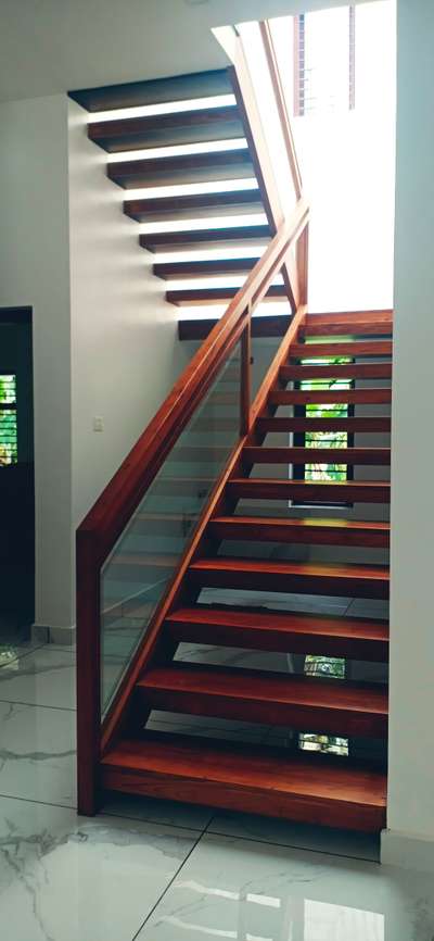 Staircase Designs by Carpenter pradeep cholakundil, Palakkad | Kolo