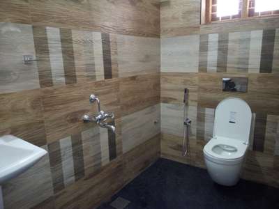 Bathroom Designs by Contractor Ratheesh jaya Jaya, Kollam | Kolo