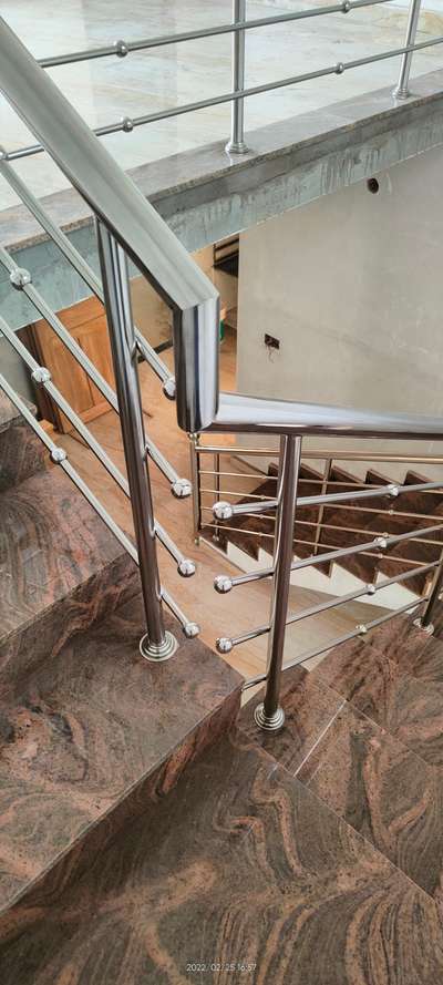 Staircase Designs by Architect 𝗡-𝗖𝗥𝗘𝗔𝗧𝗜𝗢𝗡
 𝗔𝗥𝗖𝗛𝗜𝗧𝗘𝗖𝗧𝗨𝗥𝗘

, Ernakulam | Kolo