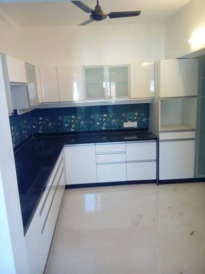 Kitchen, Storage Designs by Contractor Javid Saifi, Gautam Buddh Nagar | Kolo