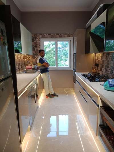 Kitchen, Storage, Window Designs by Interior Designer Hasan  Haider, Delhi | Kolo