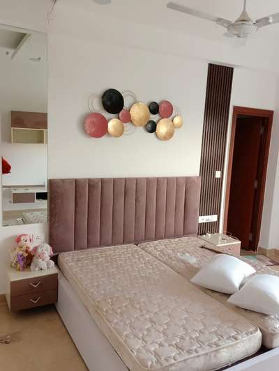 Furniture, Storage, Bedroom Designs by Interior Designer dreamz creatorz, Gautam Buddh Nagar | Kolo