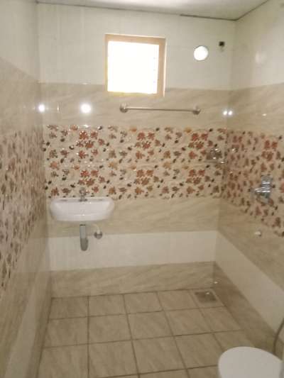 Bathroom, Wall Designs by Flooring sudheer sulaiman, Alappuzha | Kolo