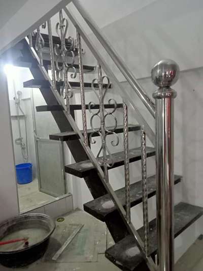 Staircase, Bathroom Designs by Fabrication & Welding Mukesh Kumar, Delhi | Kolo