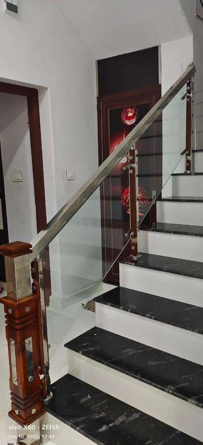 Staircase Designs by Contractor Lijesh Chirackal, Kottayam | Kolo